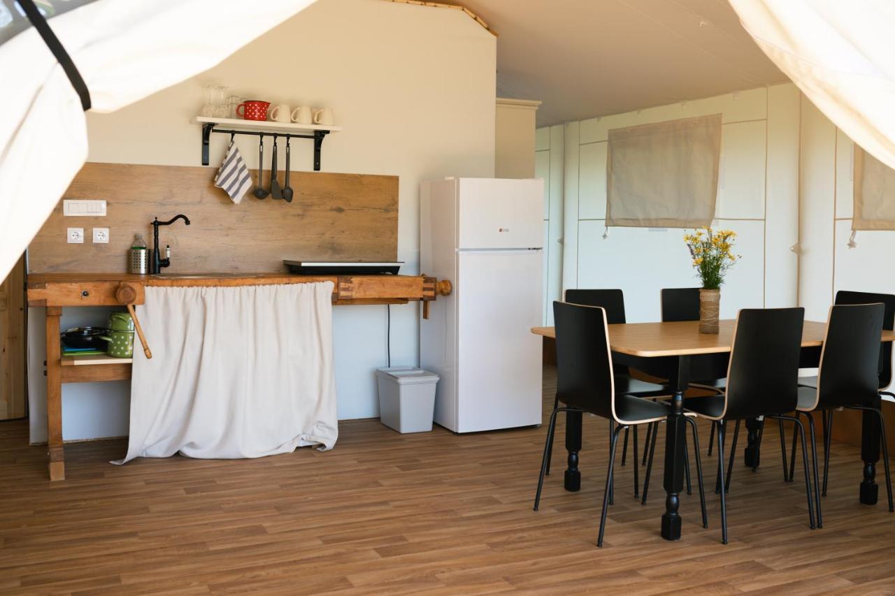 Glamping Kolpa Resort Gradac ภายนอก รูปภาพ