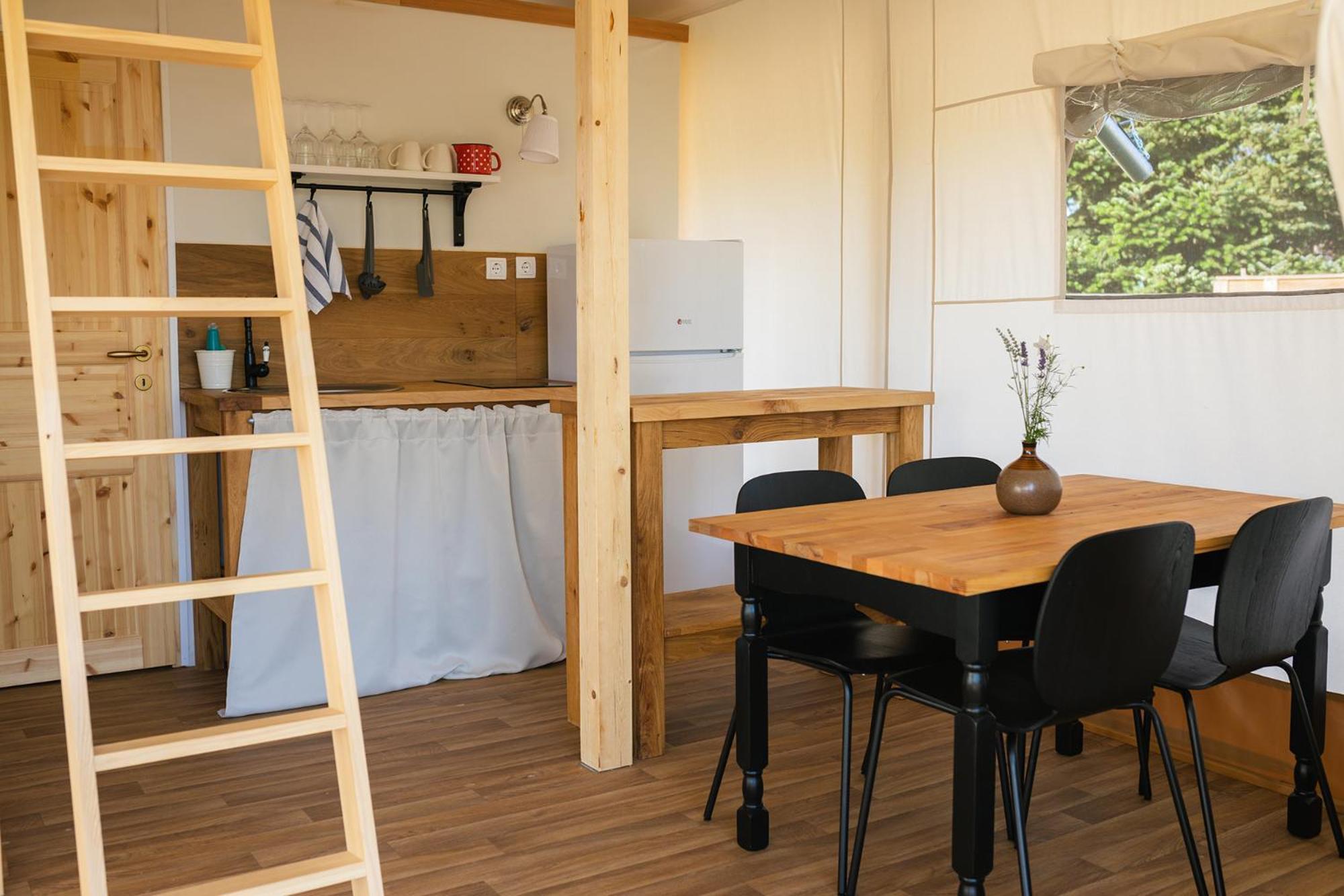 Glamping Kolpa Resort Gradac ภายนอก รูปภาพ