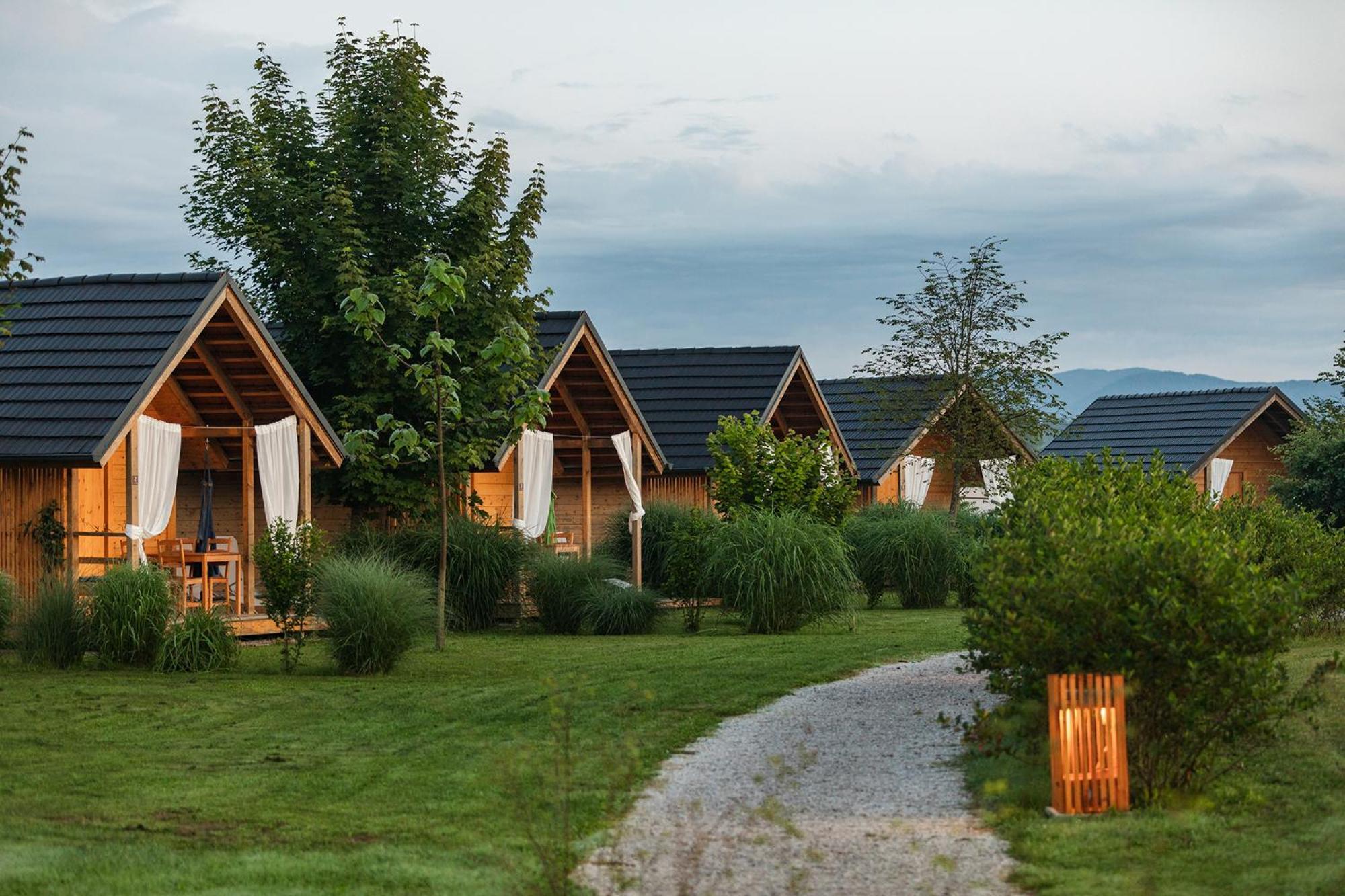 Glamping Kolpa Resort Gradac ภายนอก รูปภาพ